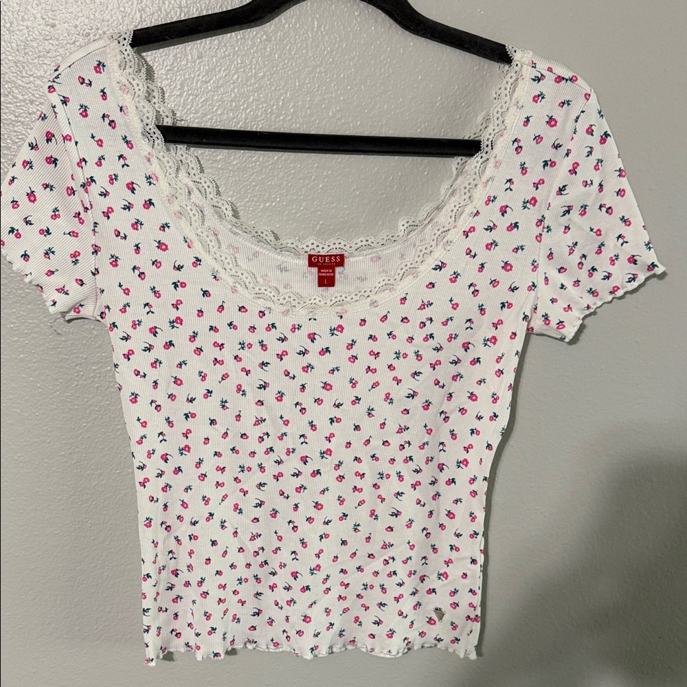 Guess white with pink floral ribbed top - Never Worn 🌸